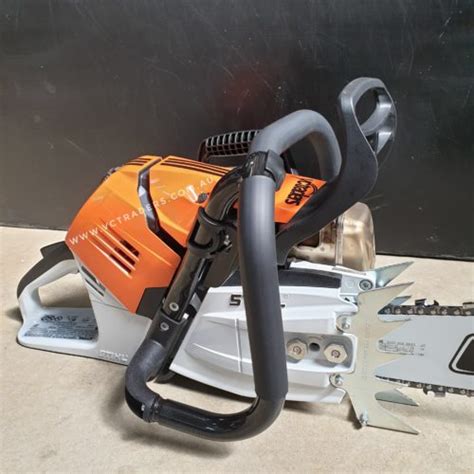 New bumper spikes, HD2 filter, captive nut on the sprocket cover for easy chain change, controlled-delivery oil pump, and tool-free fuel cap for safe and easy filling with fuels and lubricants. . Stihl ms 500i r